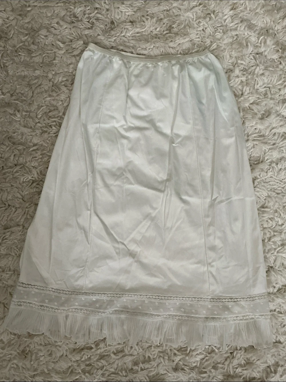 VINTAGE White Lace Slip Skirt - Picture 2 of 3